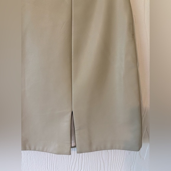 Oak + Fort Cream Vegan Faux Leather A-line Mini Skirt - Picture 7 of 14